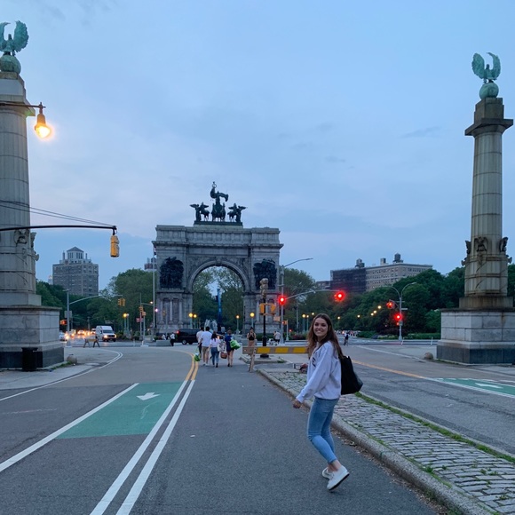 Meet your Posher, Jessica - Picture 1 of 1